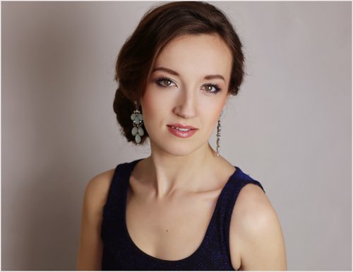 zdjęcie przedstawia portret młodej kobiety
