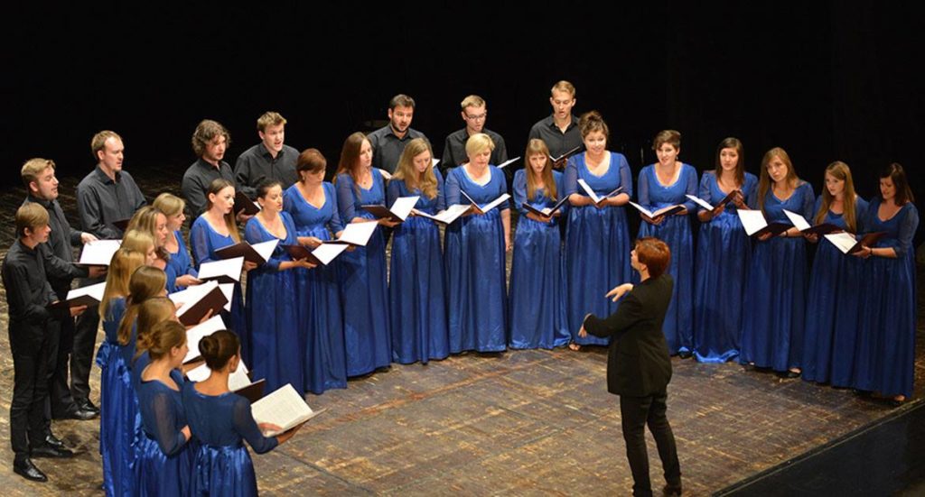 Ars Cantandi zdjęcie przedstawia członków chóru Ars Cantandi