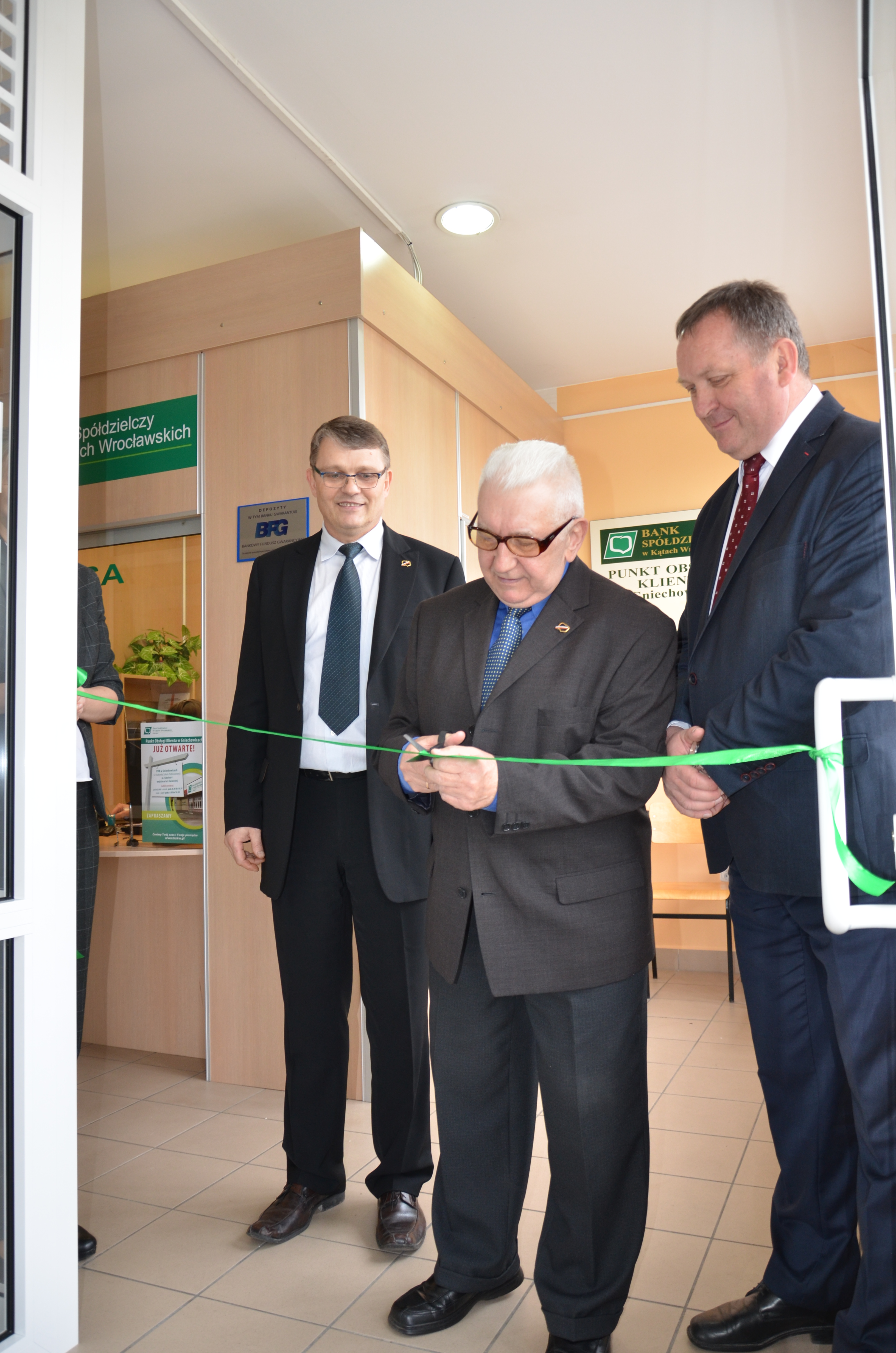uroczyste otwarcie placówki banku w Gniechowicach