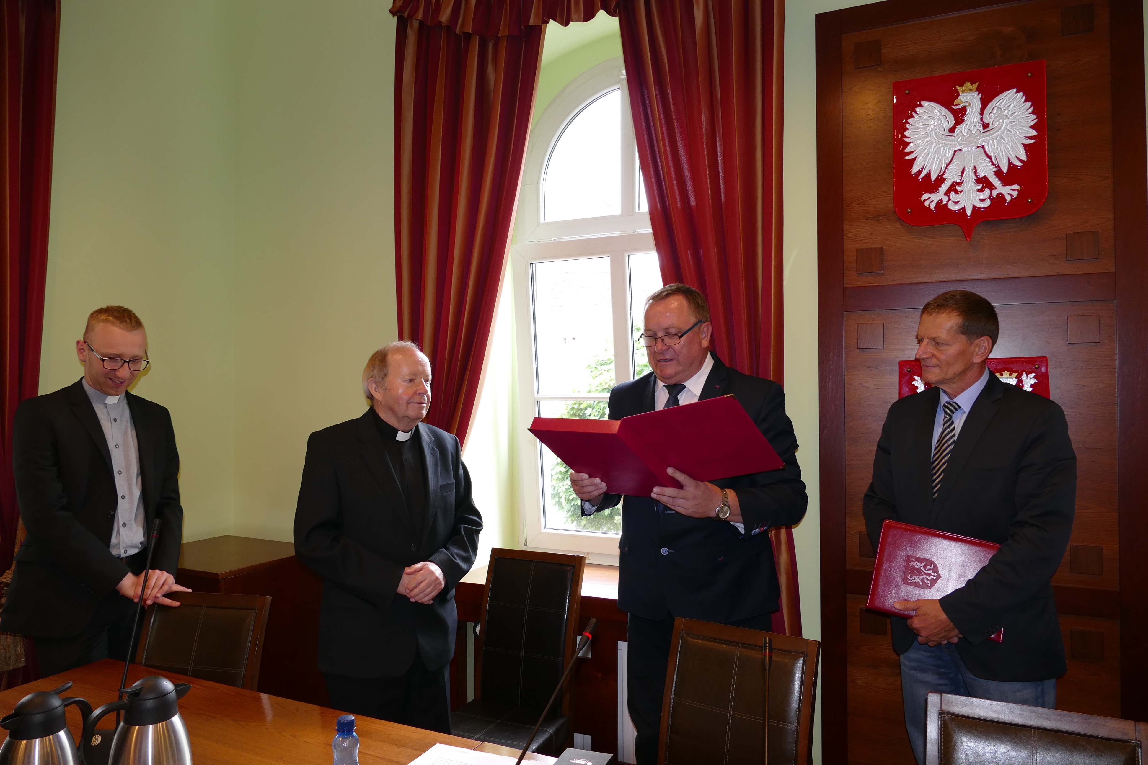 wręczenie aktu nadania 