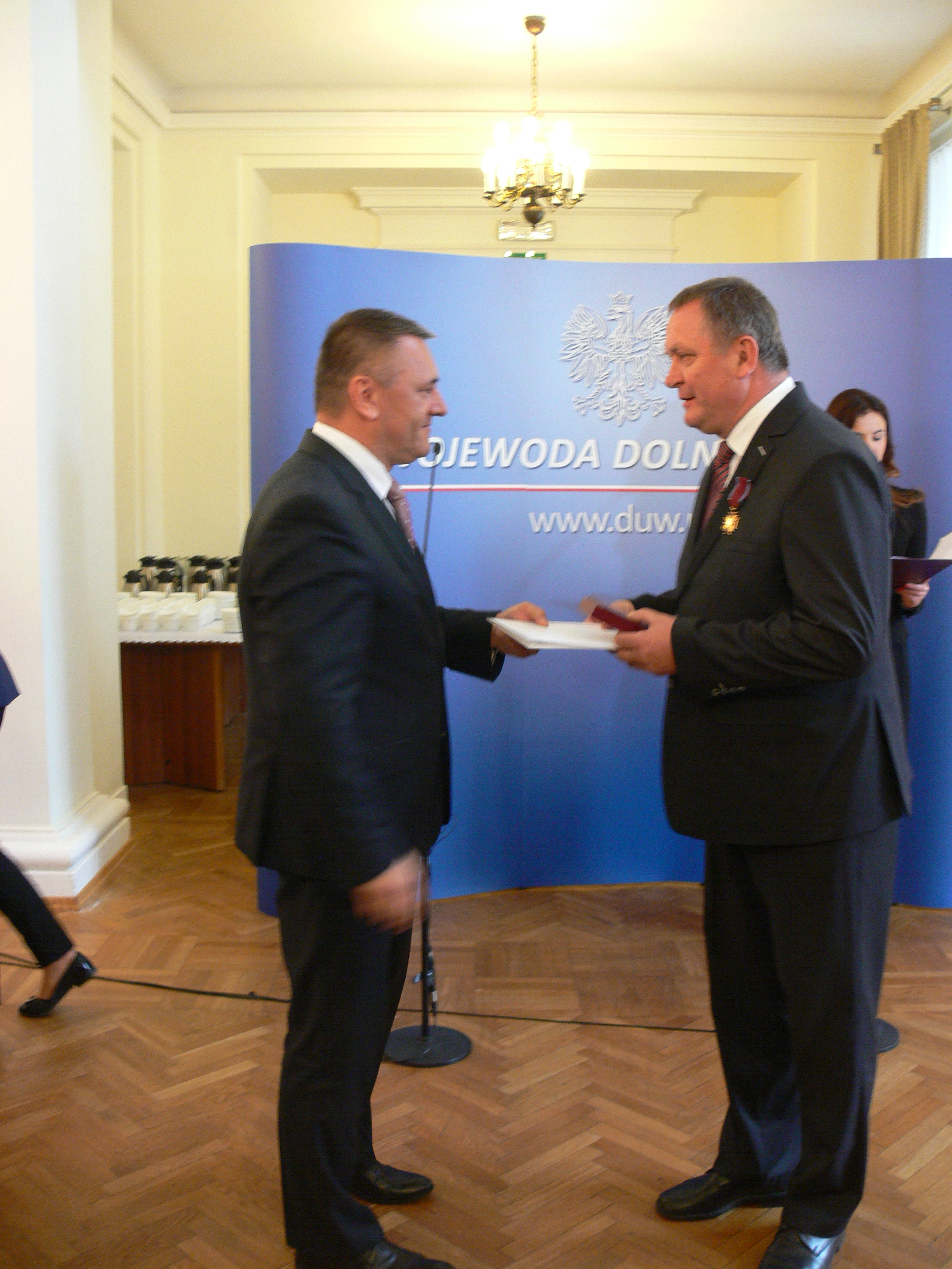 wręczenie Złotego Krzyza Zasługi
