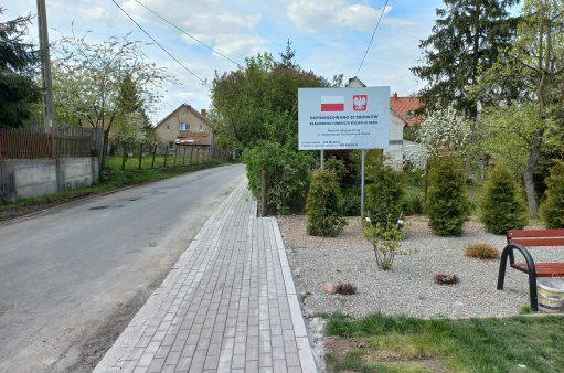 tablica informująca o dofinansowaniu - Zachowice ul. Piwna