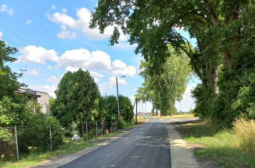 Widok wyremontowanej drogi na odcinku w Stradowie